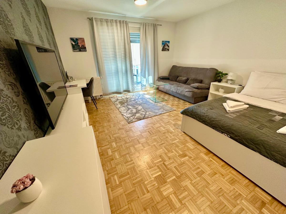 Clara Ljubljana Apartment Buitenkant foto